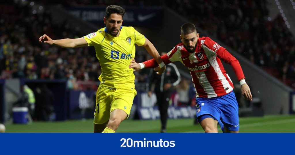El Atlético resiste al espíritu del Cádiz y respira en puestos Champions
