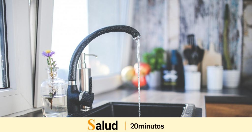 Por qué nunca deberías beber el agua del primer chorro que sale del grifo Por qué nunca deberías beber el agua del primer chorro que sale del grifo