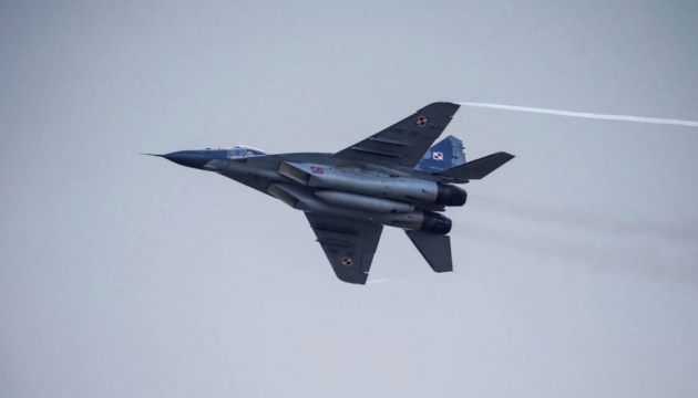 Alemania permitió a Polonia enviar cinco aviones de combate MiG-29 a Ucrania
