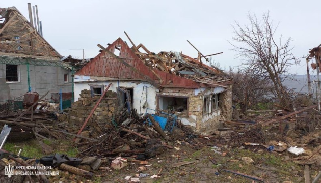 El ejército ruso bombardeó la región de Kherson 68 veces en 24 horas, matando a dos