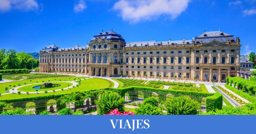 El bello palacio barroco que guarda el fresco más grande del mundo