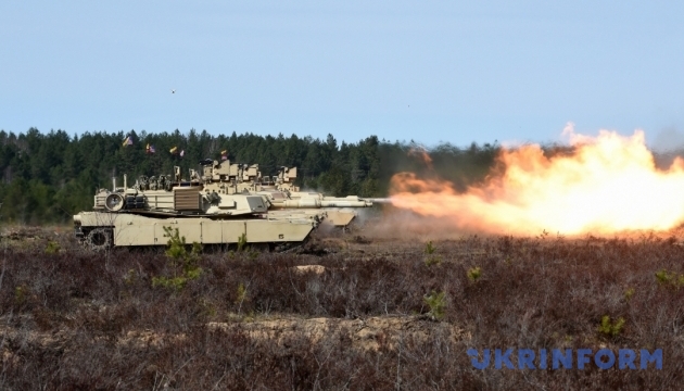 Estados Unidos pronto comenzará a entrenar tropas ucranianas en tanques Abrams