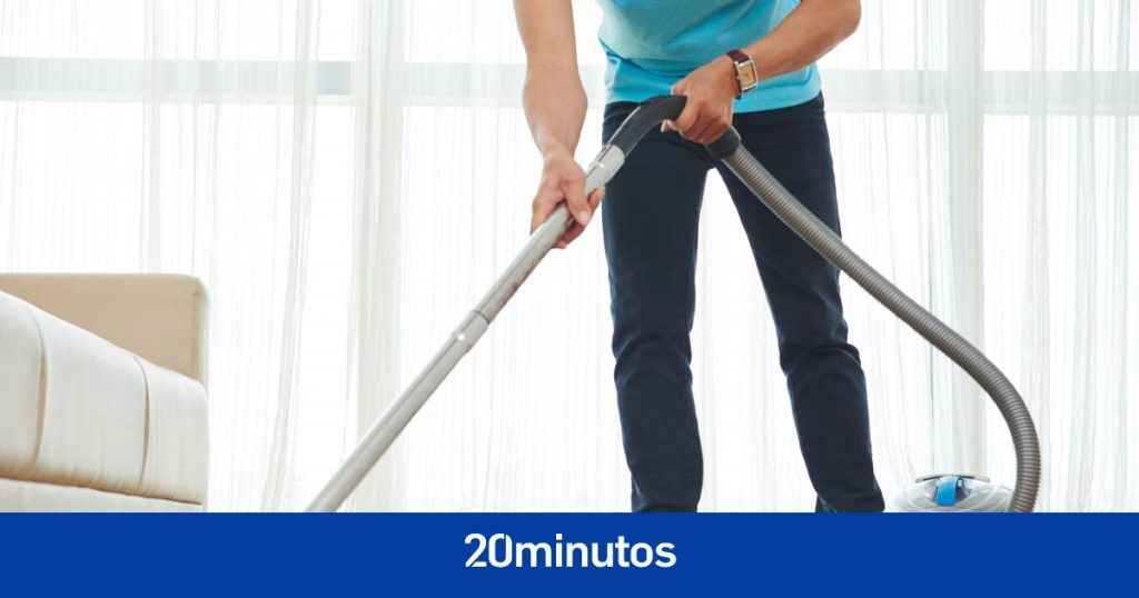 Existe una ayuda de 500 euros para quienes se dediquen solo a las tareas del hogar: requisitos, cómo solicitarla…