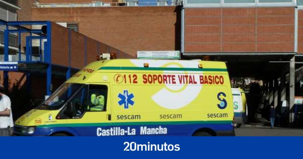 Heridos 6 menores al chocar un coche contra el banco en el que estaban sentados