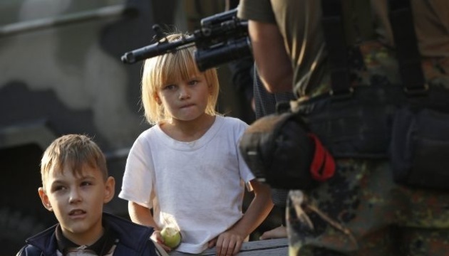 Propagandistas que intentan blanquear al Kremlin por los crímenes de guerra contra los niños ucranianos Propagandistas que intentan blanquear al Kremlin por los crímenes de guerra contra los niños ucranianos