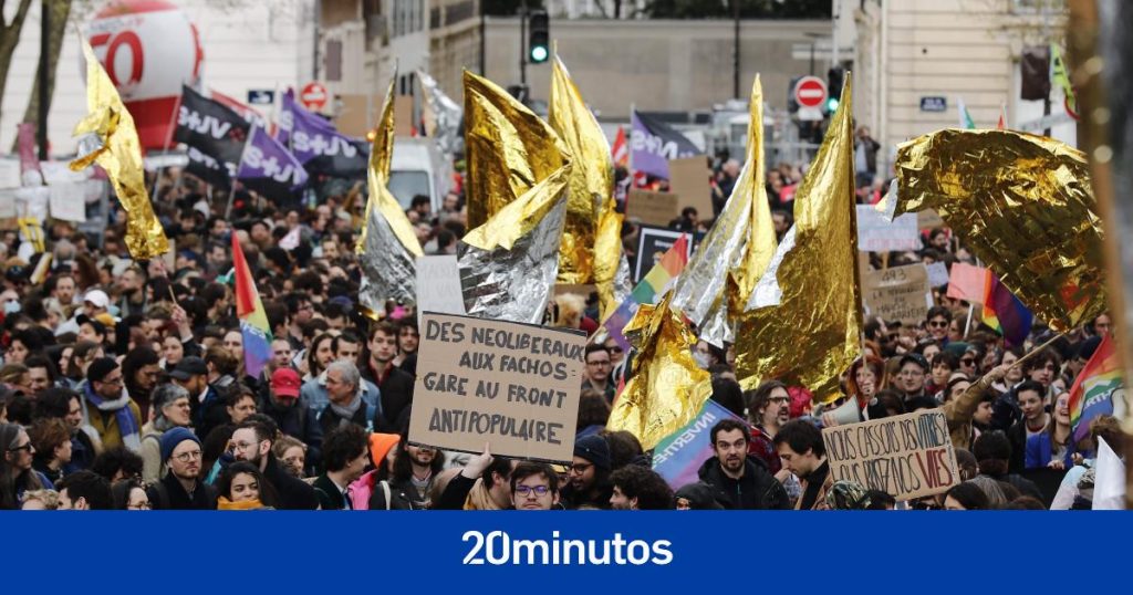 Miles de personas toman por undécimo día las calles de Francia para protestar por la reforma de las pensiones Miles de personas toman por undécimo día las calles de Francia para protestar por la reforma de las pensiones