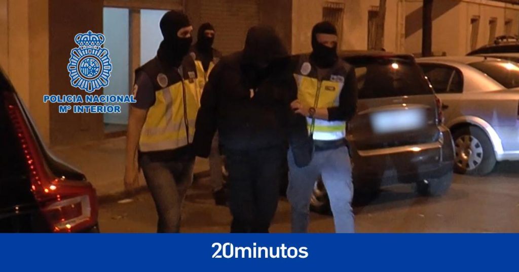 Quién es Alcasec, el hacker adolescente que accedió a datos bancarios de casi 600.000 personas y era amigo del pequeño Nicolás