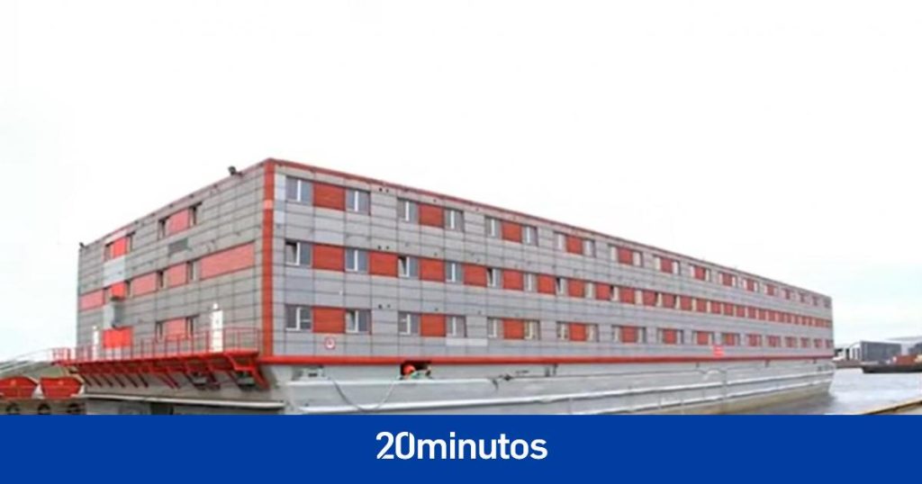 Reino Unido alojará a cientos de inmigrantes en un barco frente a la costa inglesa