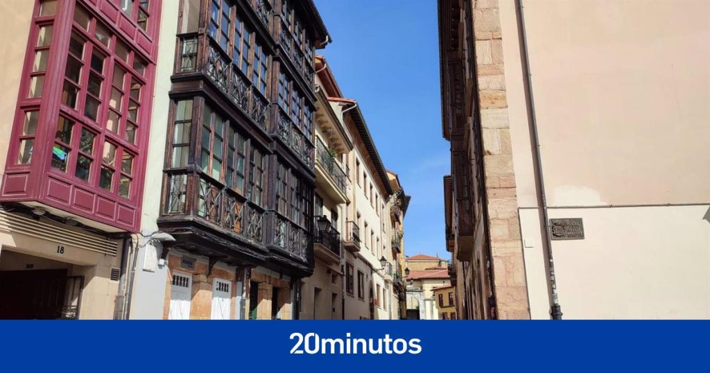 Tres detenidos por agredir con un machete a a tres personas en el casco antiguo de Oviedo Tres detenidos por agredir con un machete a a tres personas en el casco antiguo de Oviedo