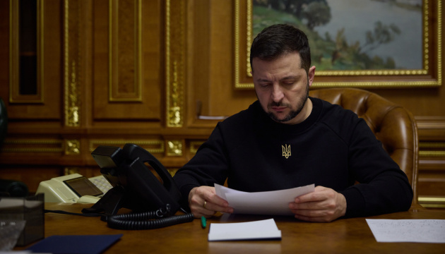 Zelensky entregó premios honoríficos a tres unidades fronterizas Zelensky entregó premios honoríficos a tres unidades fronterizas