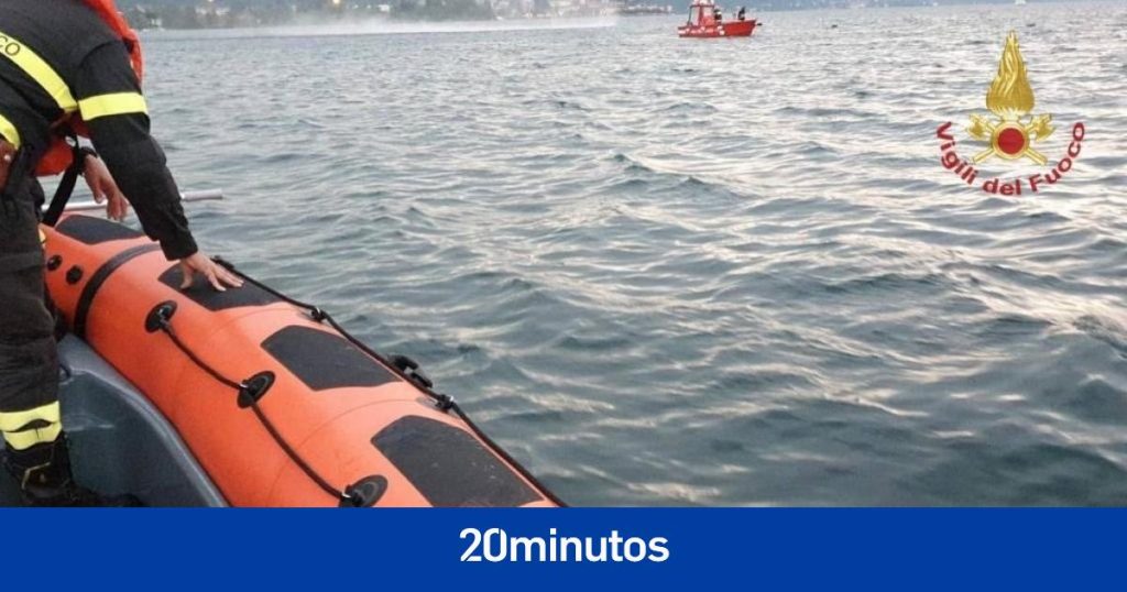 Al menos dos muertos al volcar un barco turístico en el norte de Italia Al menos dos muertos al volcar un barco turístico en el norte de Italia
