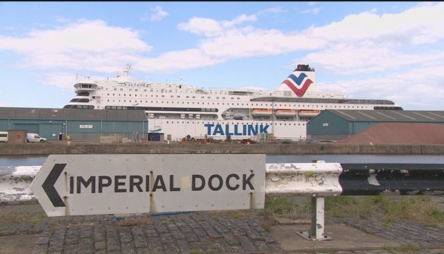 Desplazados ucranianos abandonarán crucero en Escocia
