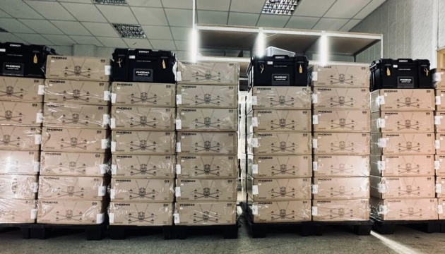 El Ministerio de Transformación Digital entrega 100 drones más a primera línea El Ministerio de Transformación Digital entrega 100 drones más a primera línea