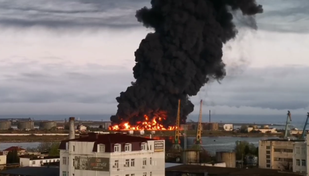 Es probable que Rusia se vea obligada a ajustar las operaciones militares de reabastecimiento de combustible debido a los ataques a los depósitos de combustible: inteligencia británica Es probable que Rusia se vea obligada a ajustar las operaciones militares de reabastecimiento de combustible debido a los ataques a los depósitos de combustible: inteligencia británica