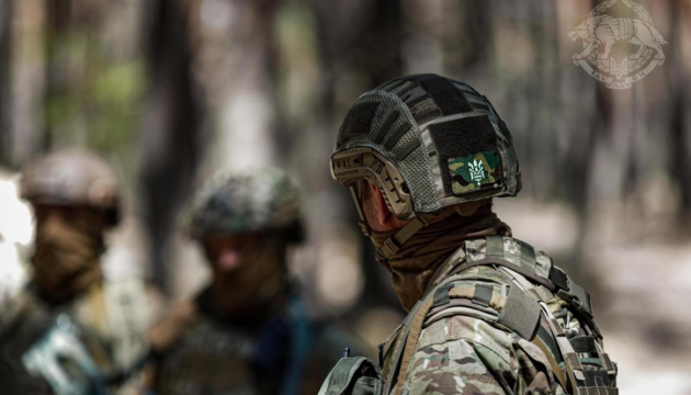 Las fuerzas de operaciones especiales de Ucrania destruyen a la tripulación de la ametralladora rusa en Bakhmut