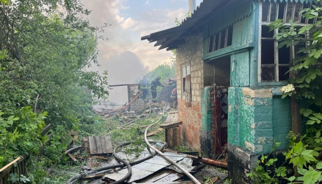 Las tropas rusas abrieron fuego contra el distrito de Kupyansk en la región de Kharkiv, una mujer resultó herida Las tropas rusas abrieron fuego contra el distrito de Kupyansk en la región de Kharkiv, una mujer resultó herida