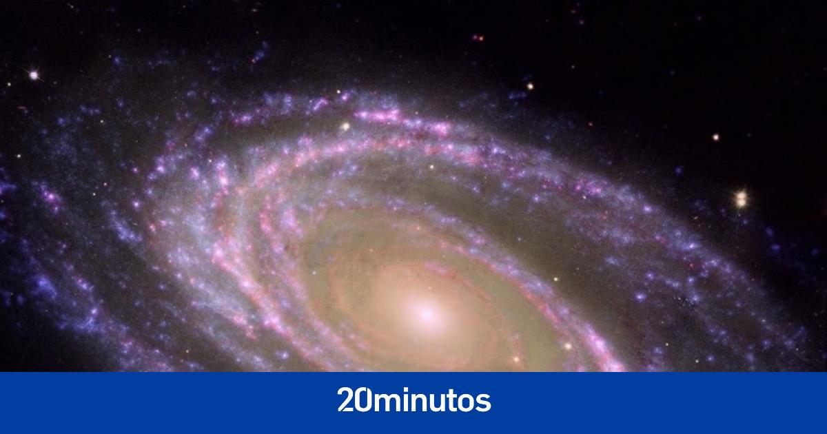 Lo que se creía un agujero negro supermasivo a la fuga es una galaxia bulbo vista de canto Lo que se creía un agujero negro supermasivo a la fuga es una galaxia bulbo vista de canto