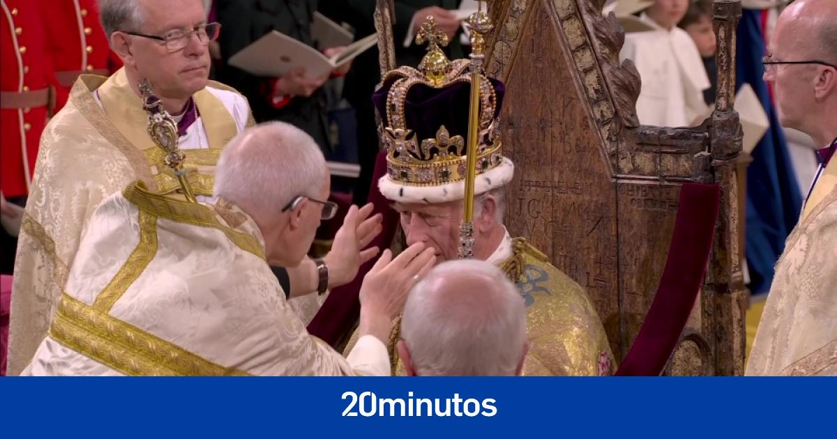 Los problemas del arzobispo para encajar la corona en la cabeza de Carlos III