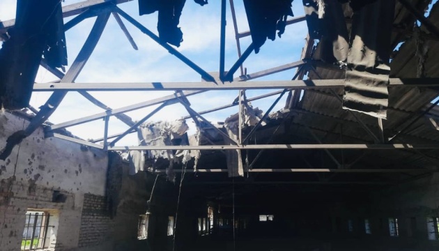 Los rusos bombardearon un asentamiento en el área de Nikopol con artillería pesada.