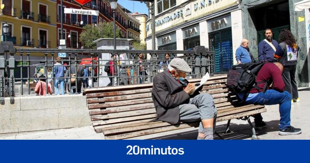«Me gustaría sentarme un ratito, pero han arrancado todos los bancos»