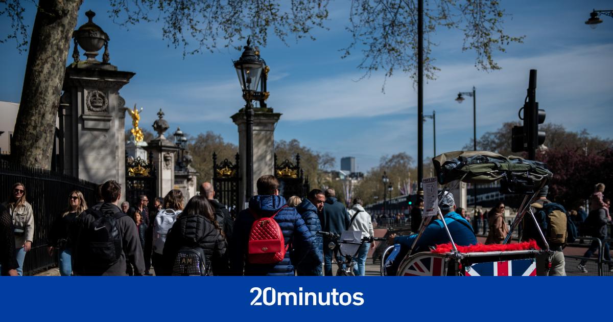 la gente ya está acampando para coger sitio para ver la Coronación de Carlos III