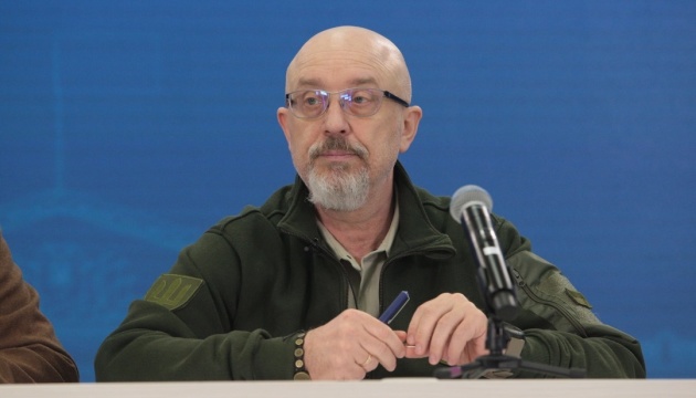 El ministro ucraniano Reznikov se reúne con los ministros de defensa de EE. UU. y Canadá