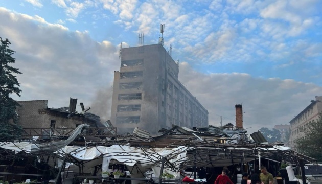 Un misil ruso alcanza una pizzería en Kramatorsk: 3 muertos, 42 heridos