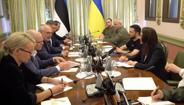 Zelensky se reúne con el presidente de Estonia en Kiev