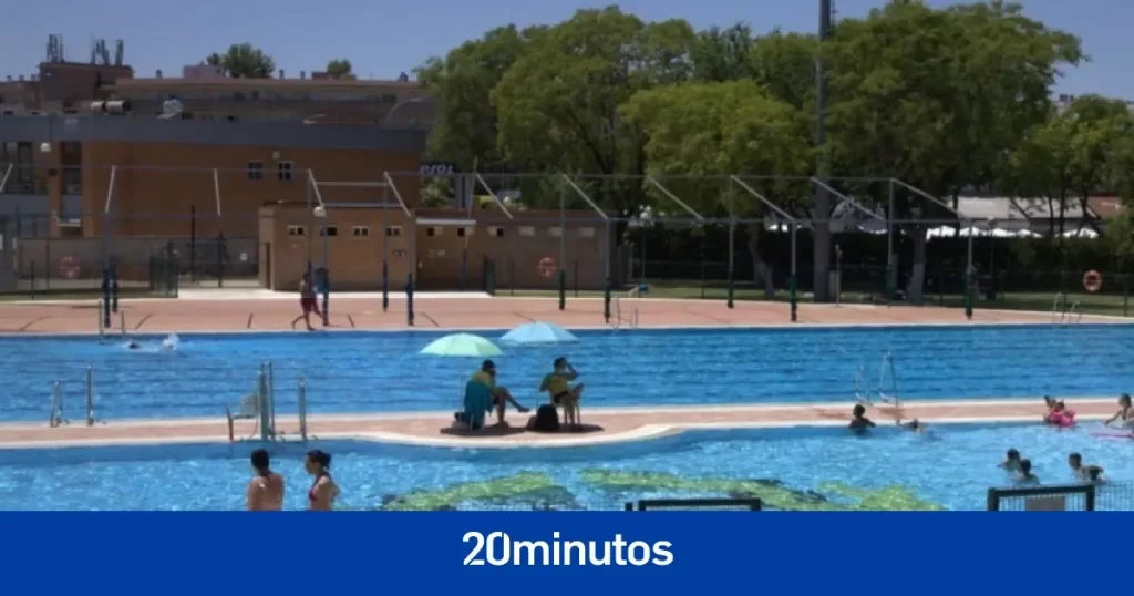 En la UCI una mujer de 77 años tras sufrir un ahogamiento en una piscina municipal En la UCI una mujer de 77 años tras sufrir un ahogamiento en una piscina municipal