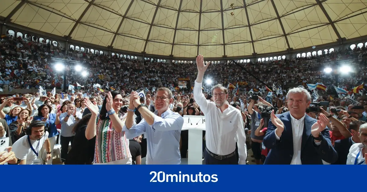 Feijóo recibe un chute de energía junto a Rajoy en la plaza «talismán» de Pontevedra: