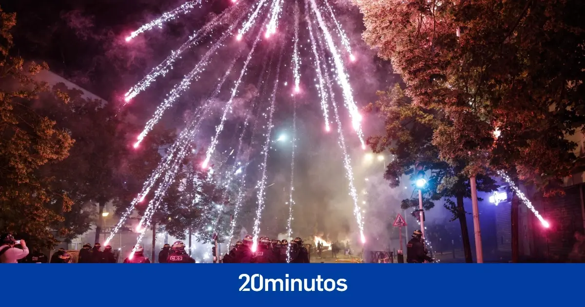Francia prohíbe vender fuegos artificiales para los festejos de su fiesta del 14 de julio Francia prohíbe vender fuegos artificiales para los festejos de su fiesta del 14 de julio