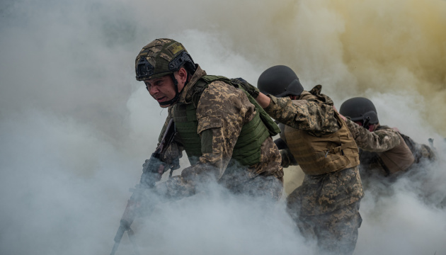 Las fuerzas ucranianas avanzan en el sector de Bakhmut, el enemigo cae en trampas – Comandante