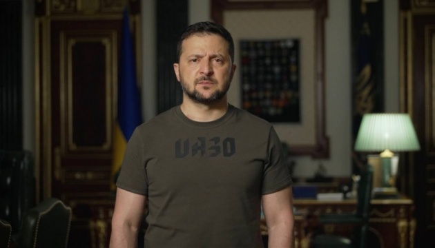 Zelensky premia a 49 defensores ucranianos con el título de Héroe de Ucrania