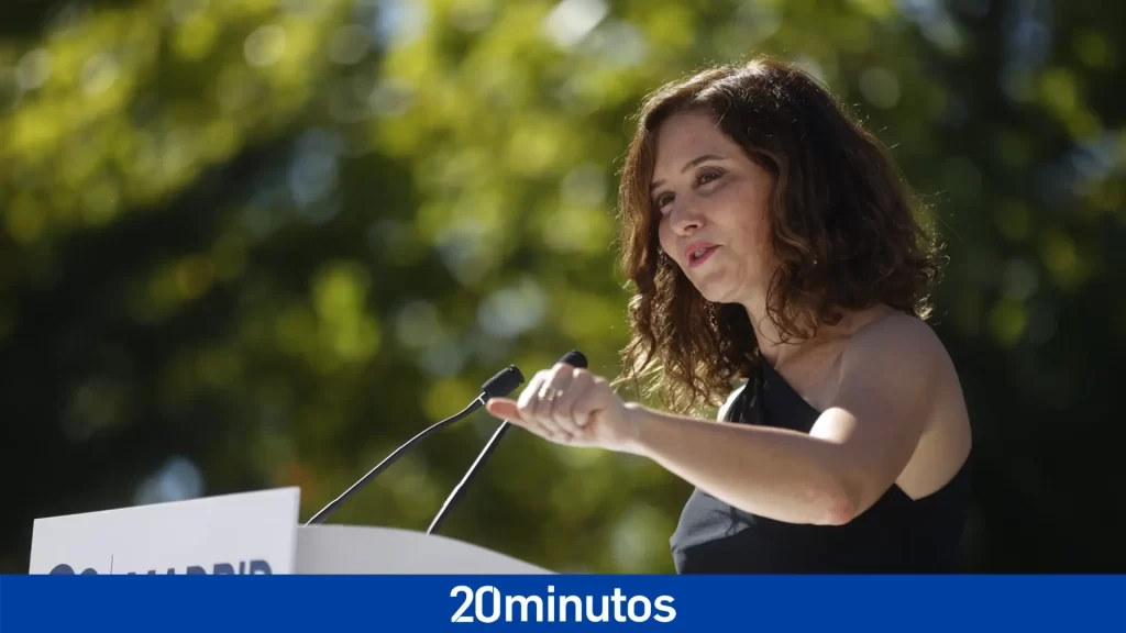 Ayuso asegura que Feijóo es «la garantía de que España no se desguace por cuatro votos» Ayuso asegura que Feijóo es «la garantía de que España no se desguace por cuatro votos»