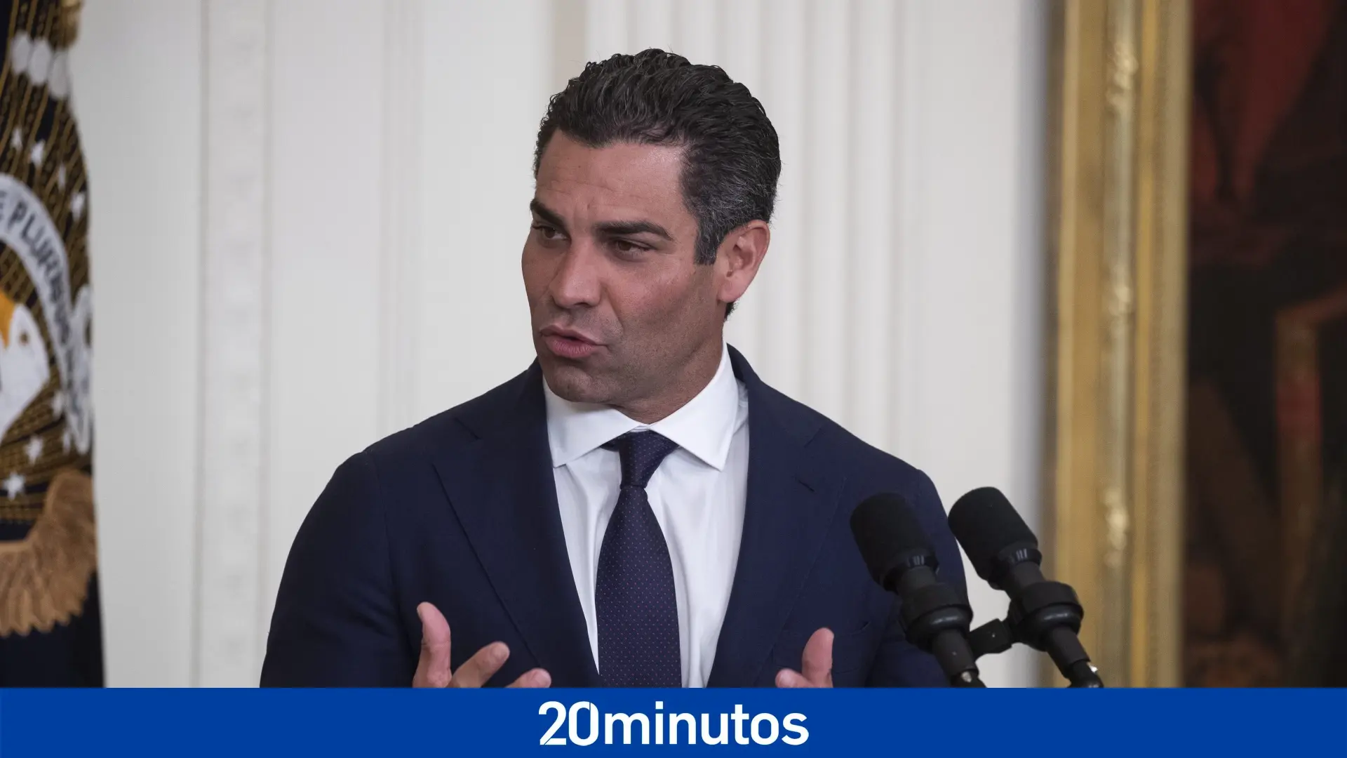El alcalde republicano de Miami retira su candidatura a la Casa Blanca