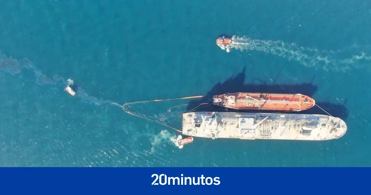 La costa de Cádiz, en alerta por un nuevo vertido de un petrolero en Gibraltar: «Pueden llegar hidrocarburos» La costa de Cádiz, en alerta por un nuevo vertido de un petrolero en Gibraltar: «Pueden llegar hidrocarburos»