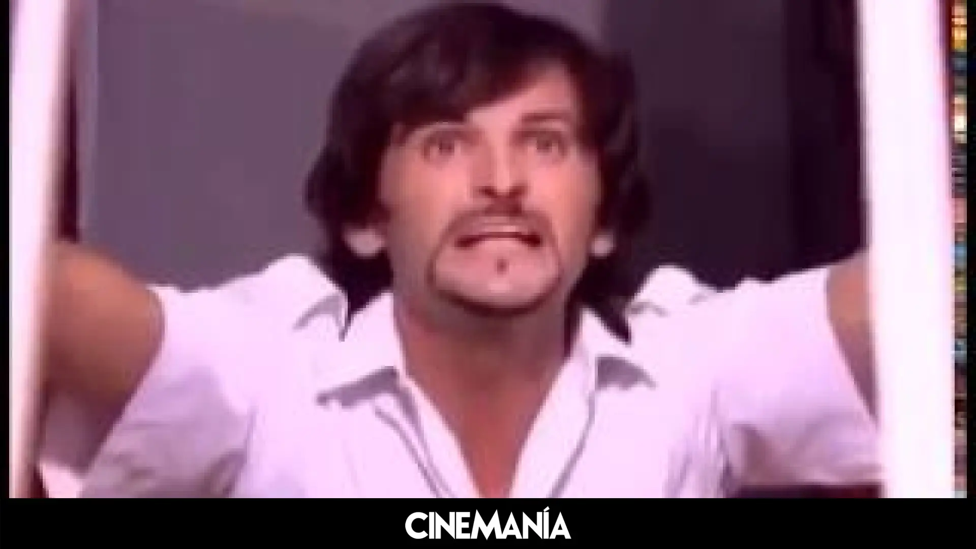 La escena del ‘bájamelo’ de ‘Aquí no hay quien viva’ se hace viral con las versiones de diferentes países
