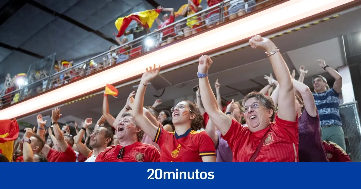 La selección española paraliza Madrid y reúne a miles de personas en otras ciudades La selección española paraliza Madrid y reúne a miles de personas en otras ciudades