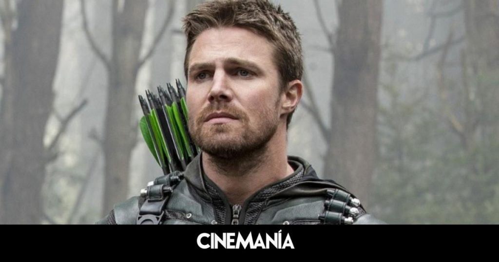 Stephen Amell (‘Arrow’) carga contra la huelga de actores y sus compañeros se lo recriminan