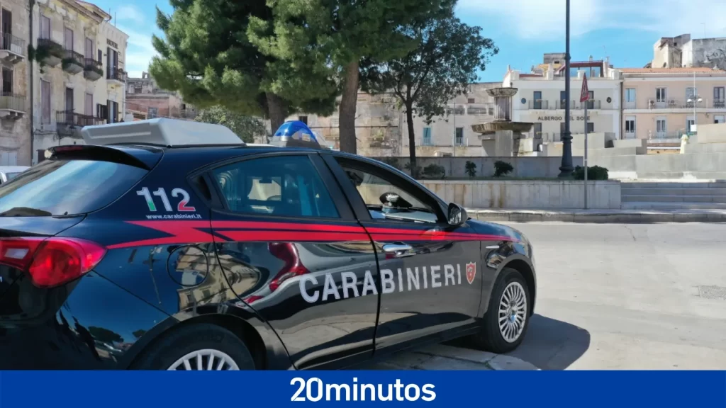 Un hombre salva la vida de una niña de 4 años en Italia al amortiguar la caída desde un quinto piso