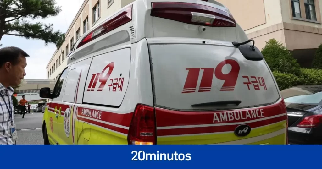 un hombre entra a una escuela y apuñala a un profesor un hombre entra a una escuela y apuñala a un profesor