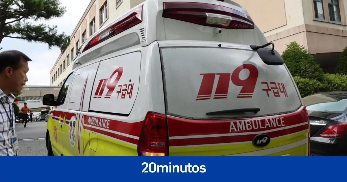 un hombre entra a una escuela y apuñala a un profesor un hombre entra a una escuela y apuñala a un profesor