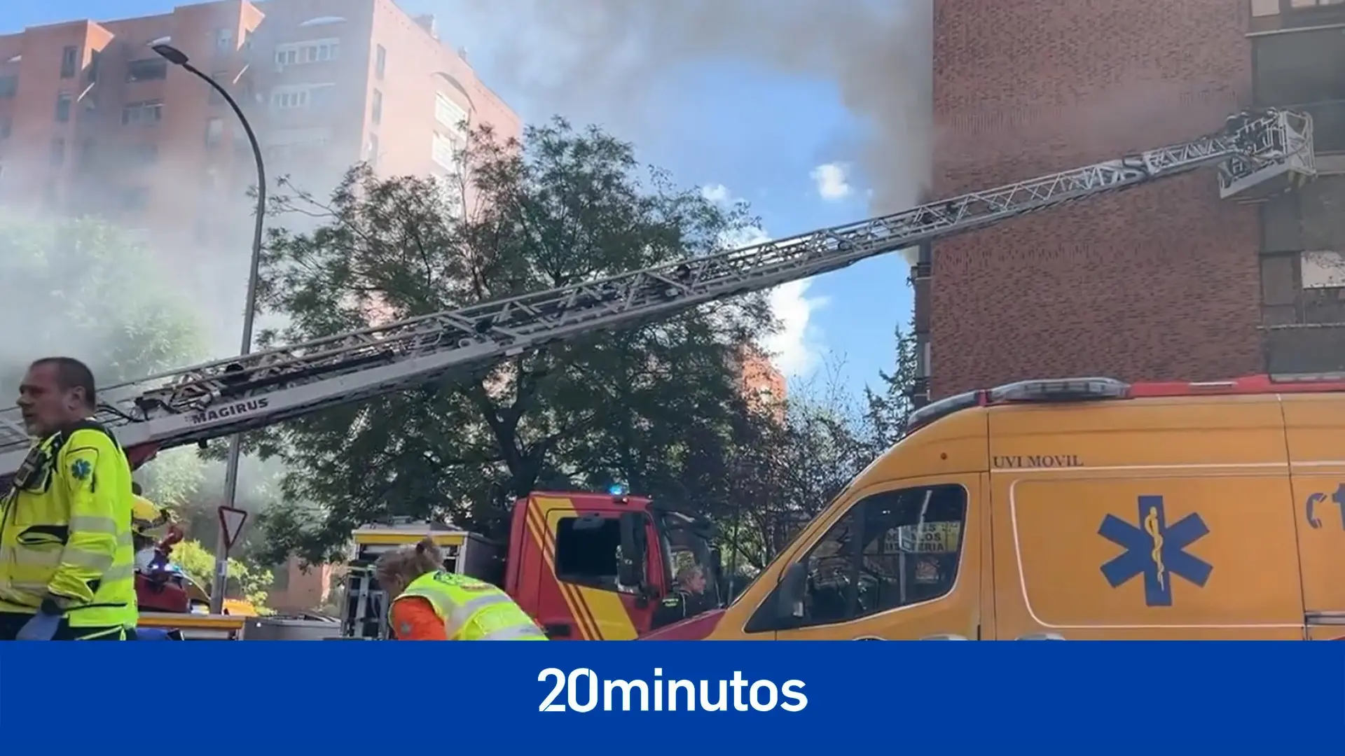 Al menos un muerto en un incendio en un piso en Vallecas Al menos un muerto en un incendio en un piso en Vallecas