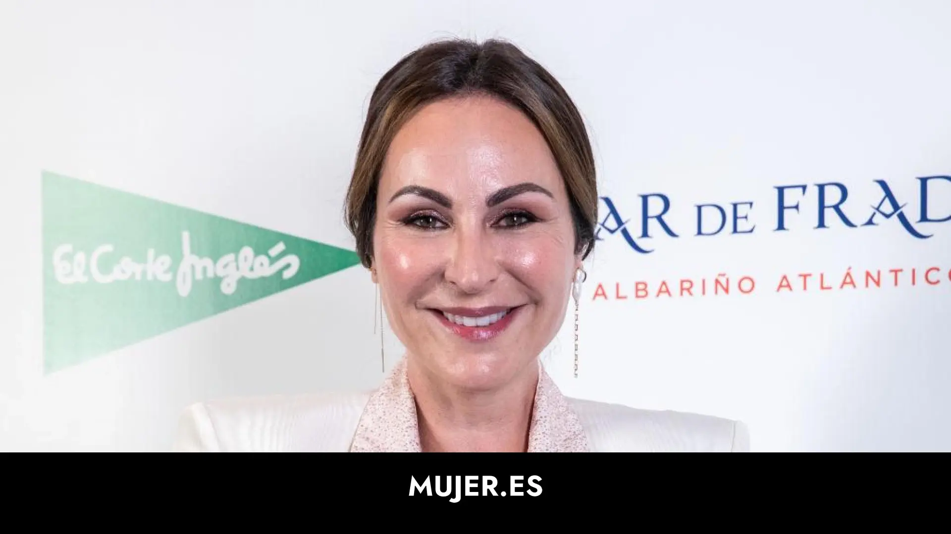 Ana Milán vuelve a inspirarnos con un ‘look’ que reúne todas las tendencias de invitada para el otoño Ana Milán vuelve a inspirarnos con un ‘look’ que reúne todas las tendencias de invitada para el otoño