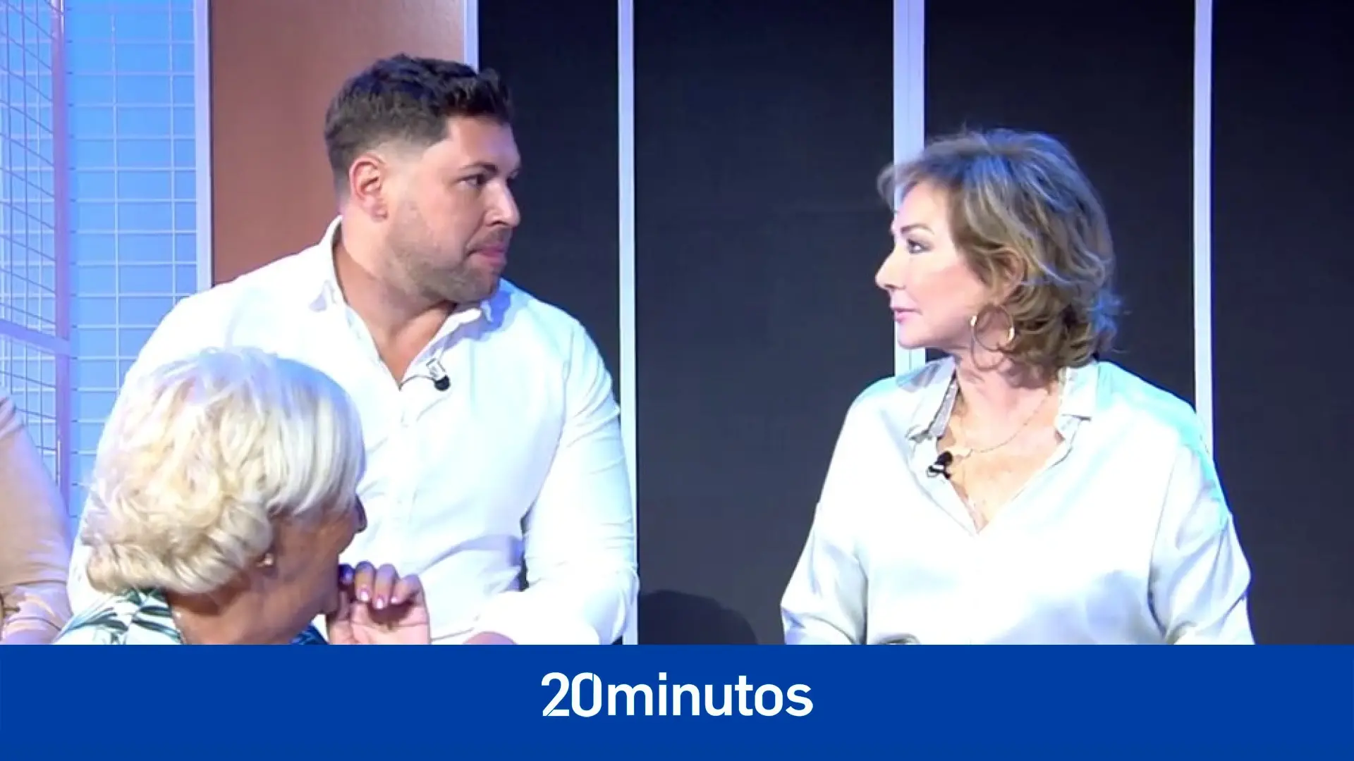 Ana Rosa Quintana recibe un ‘zasca’ en directo de su propio sobrino: «Vaya semanita de perder» Ana Rosa Quintana recibe un ‘zasca’ en directo de su propio sobrino: «Vaya semanita de perder»