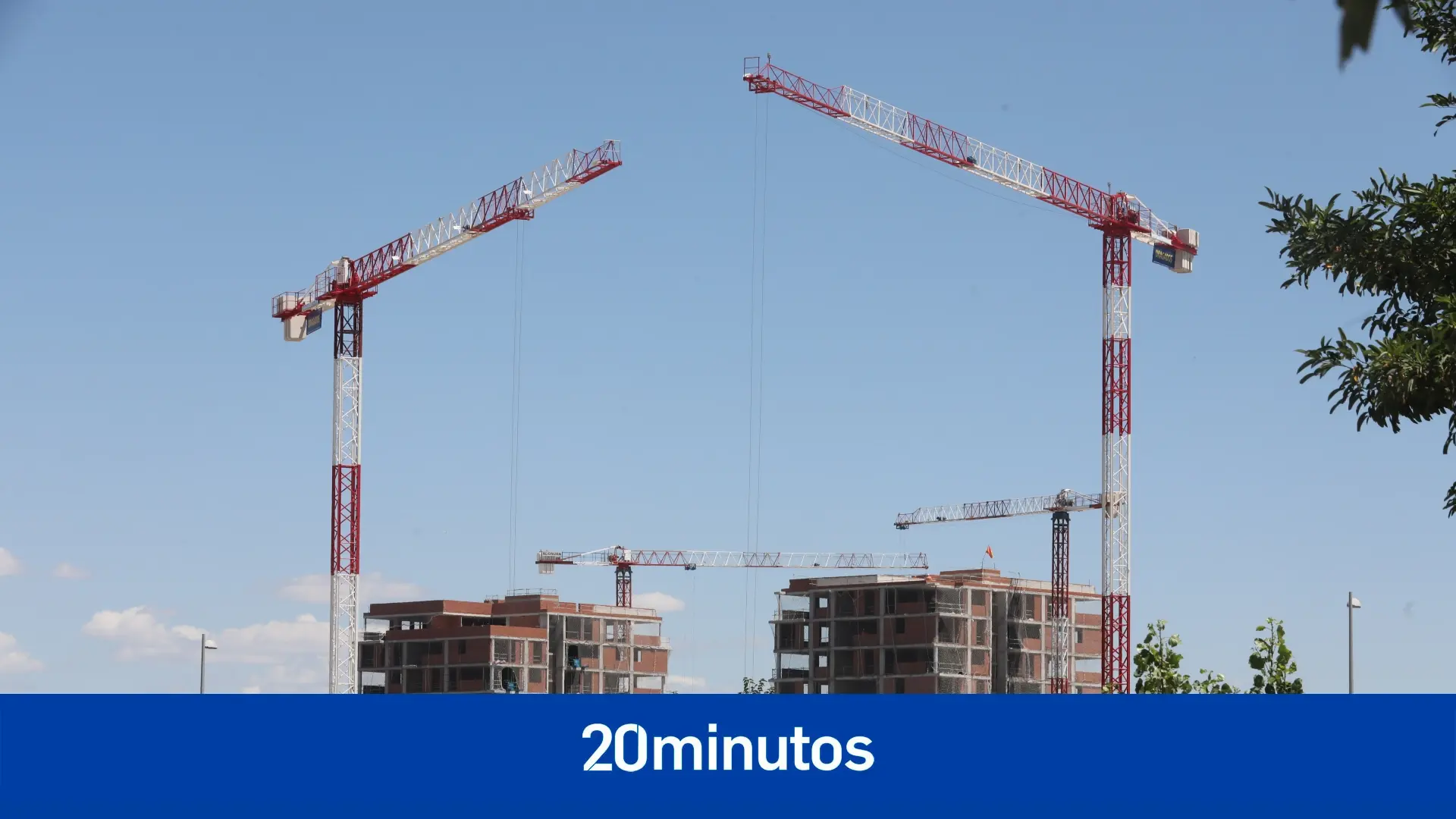 El Tribunal Constitucional admite a trámite los recursos de Andalucía y tres comunidades más contra la ley estatal de vivienda El Tribunal Constitucional admite a trámite los recursos de Andalucía y tres comunidades más contra la ley estatal de vivienda