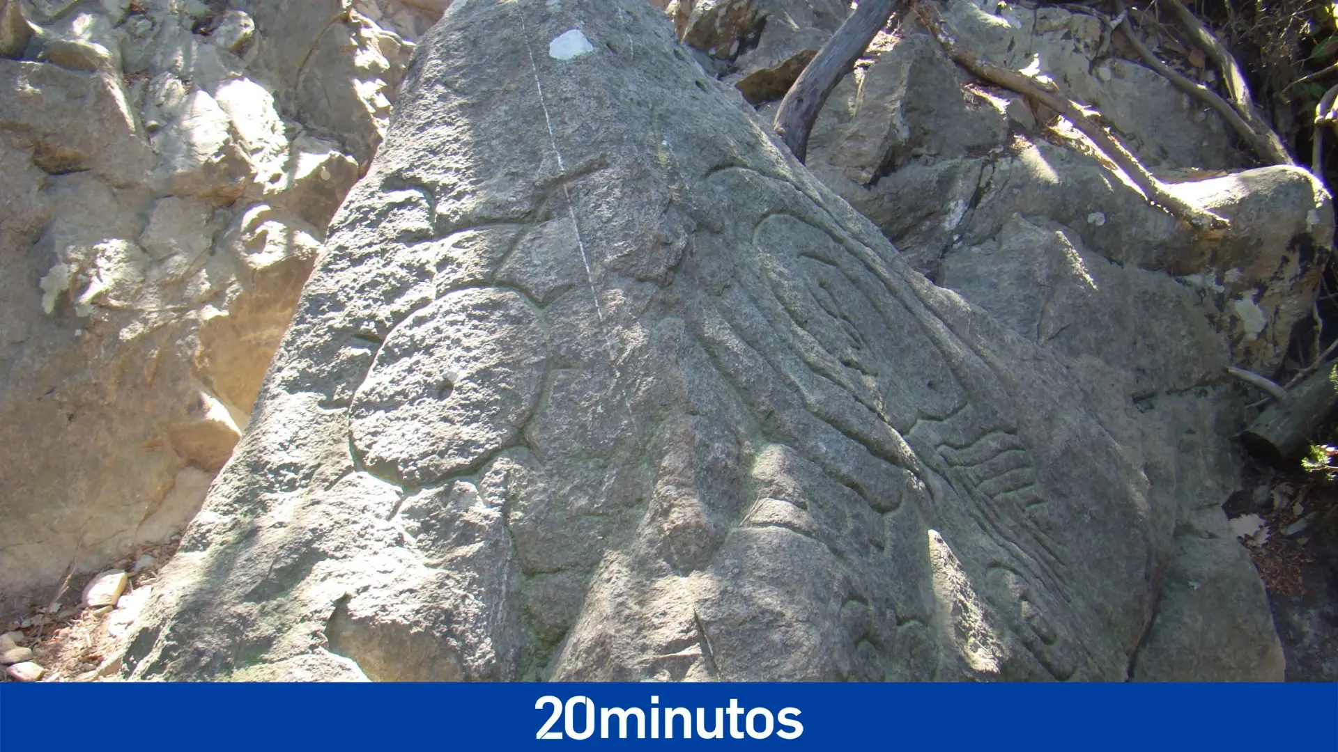 El petroglifo neolítico de Santa Coloma de Cervelló es un grafiti grabado hace 30 años por el artista Francesc Punsola