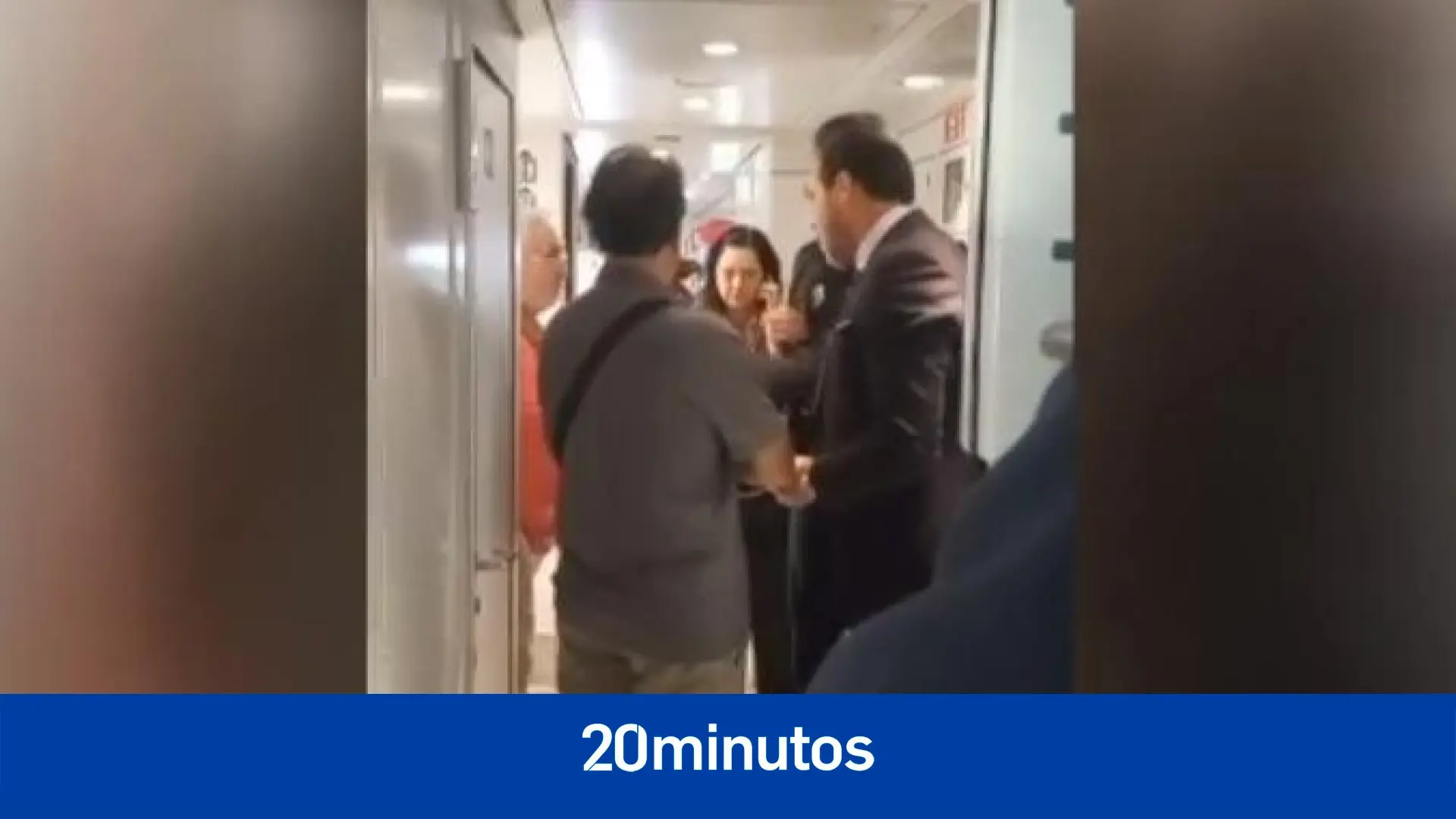«Este es el neonazi que me ha atacado hoy en el tren»