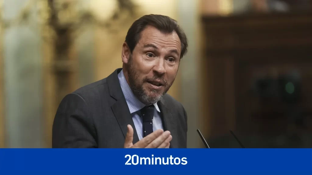 Un altercado entre Óscar Puente y un pasajero obliga a retrasar 45 minutos el Ave que le llevaba a la investidura en Madrid