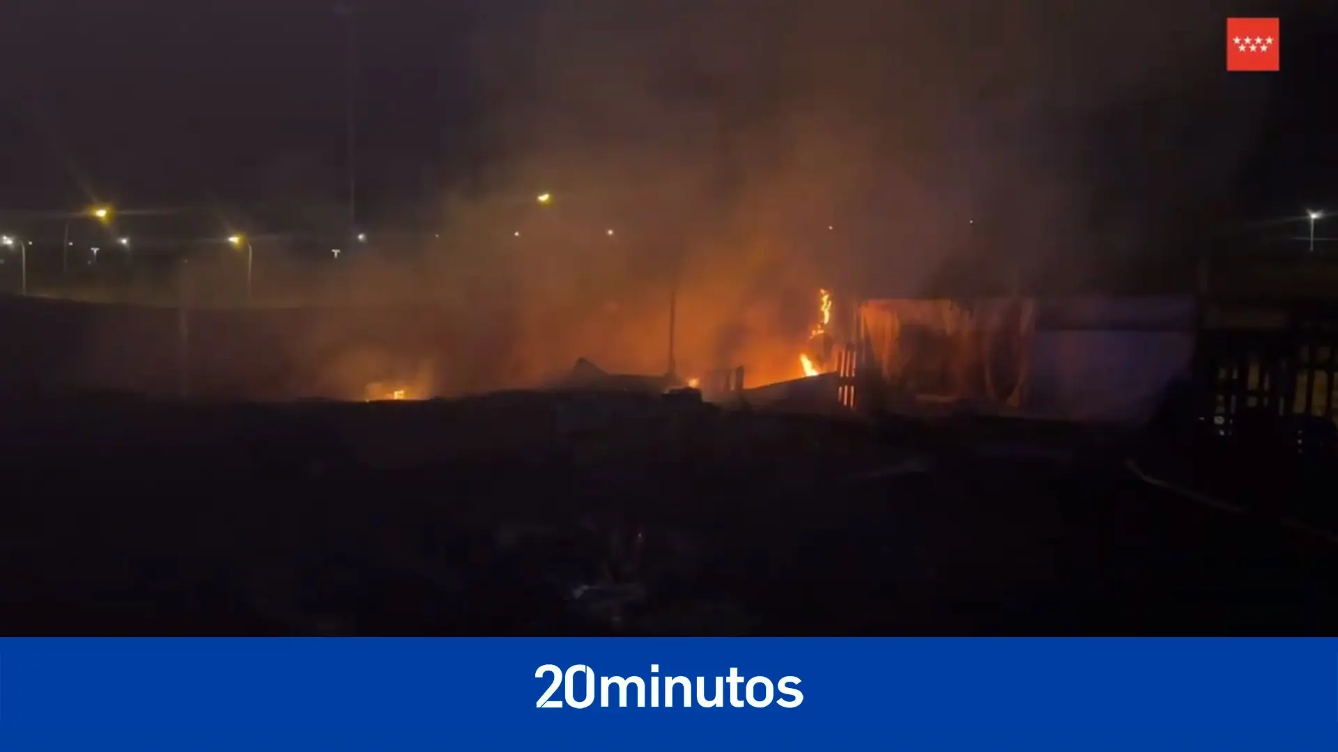 Bomberos controlan a tiempo un incendio en unas chabolas al lado del barrio de La Fortuna en Leganés